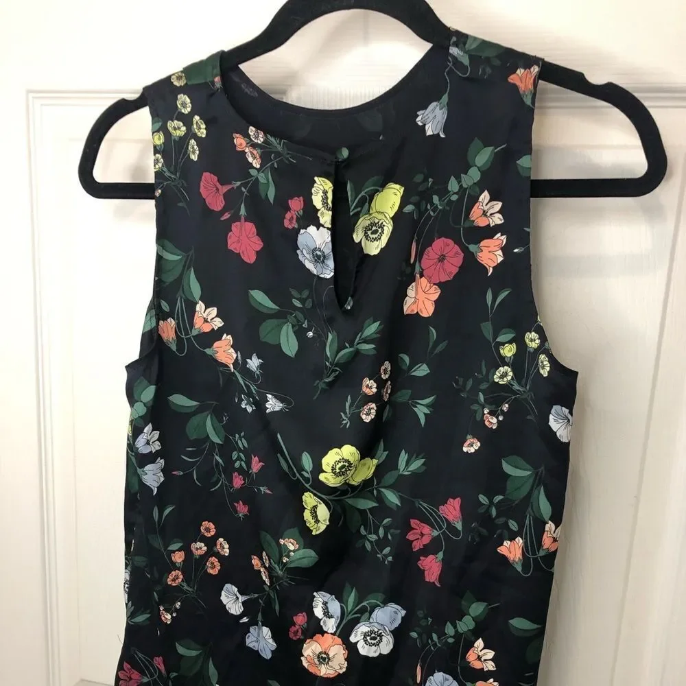 Ann Taylor Petite black floral design sleeveless top, size medium petite - Picture 7 of 11